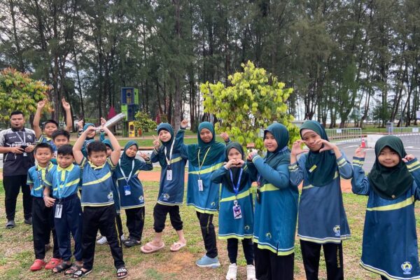 tadkikhalifahcerdik-earth-day (4)